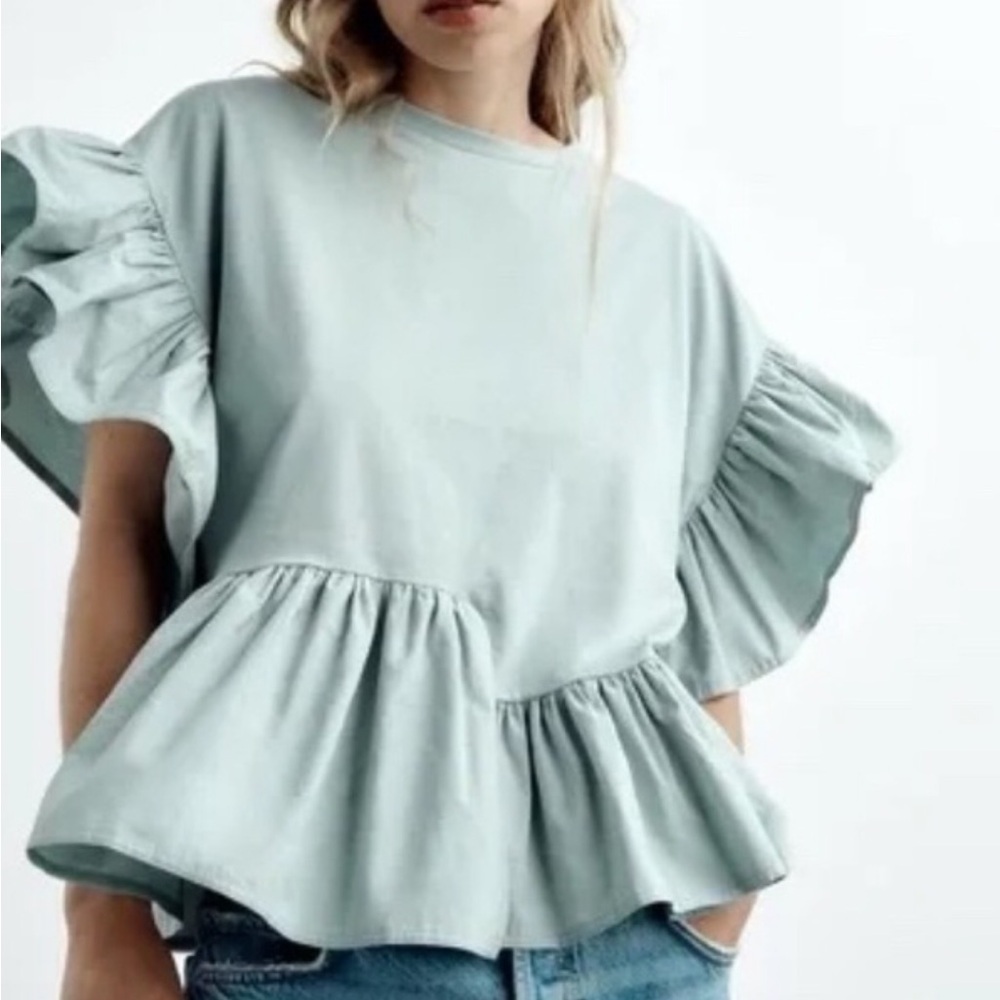 ZARA mint green short,sleeves raffle.Size S ,can matches to size M.